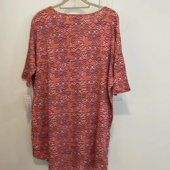 LuLaroe IRMA Shirt - large - Picture 2 of 4